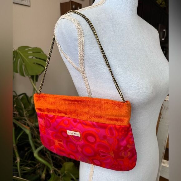 Love Mert Handmade Groovy 70s Style Shoulderbag with Gold Chain Strap - Picture 1 of 5